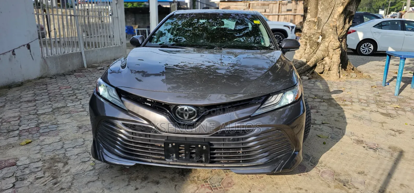 Toyota Camry XLE FWD (2.5L 4cyl 8AM) 2018 Gray
