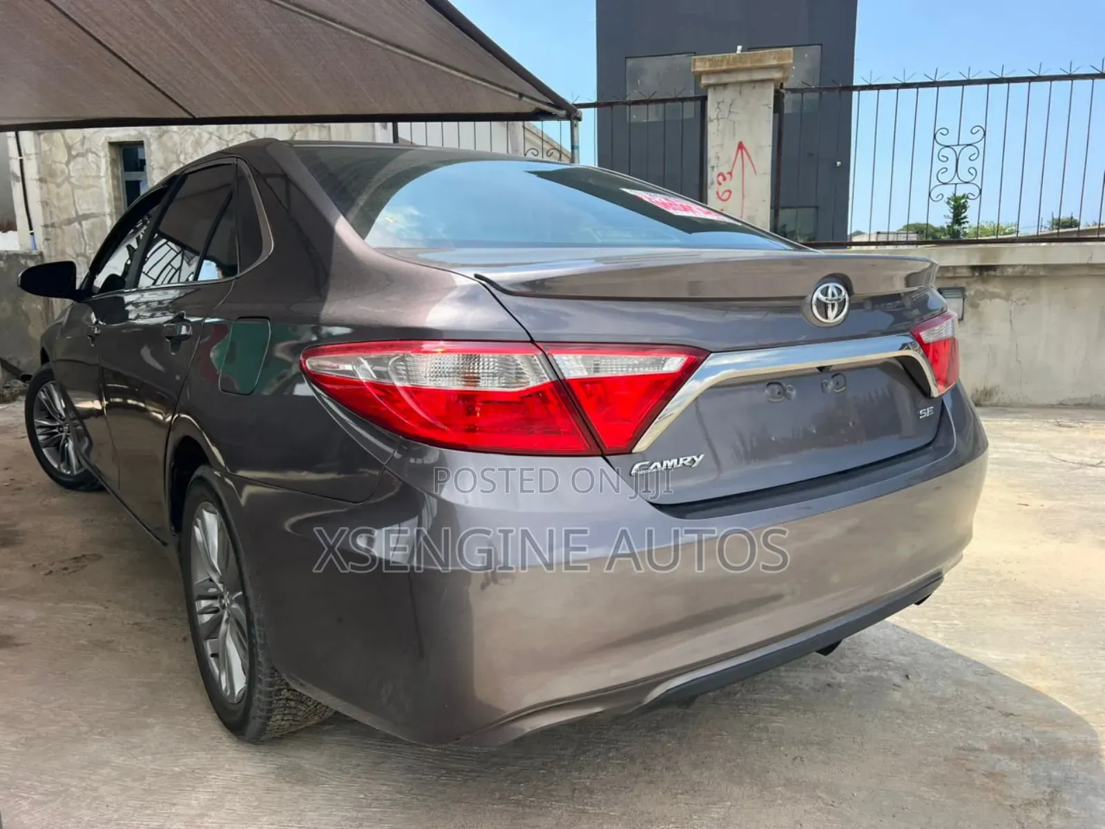 Toyota Camry SE 4dr Sedan (2.5L 4cyl 6A) 2016 Gray