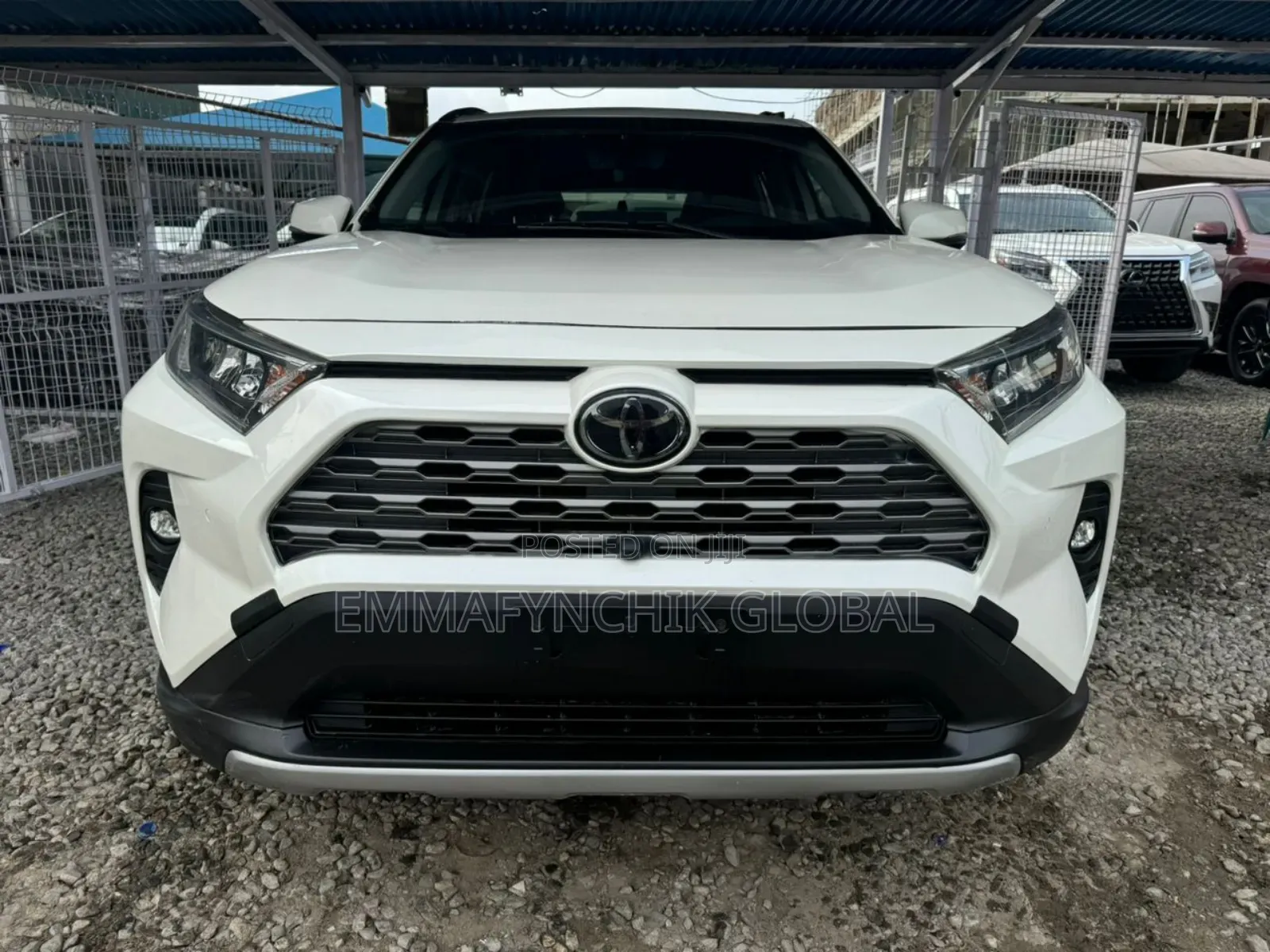 Toyota RAV4 Limited 2021 White
