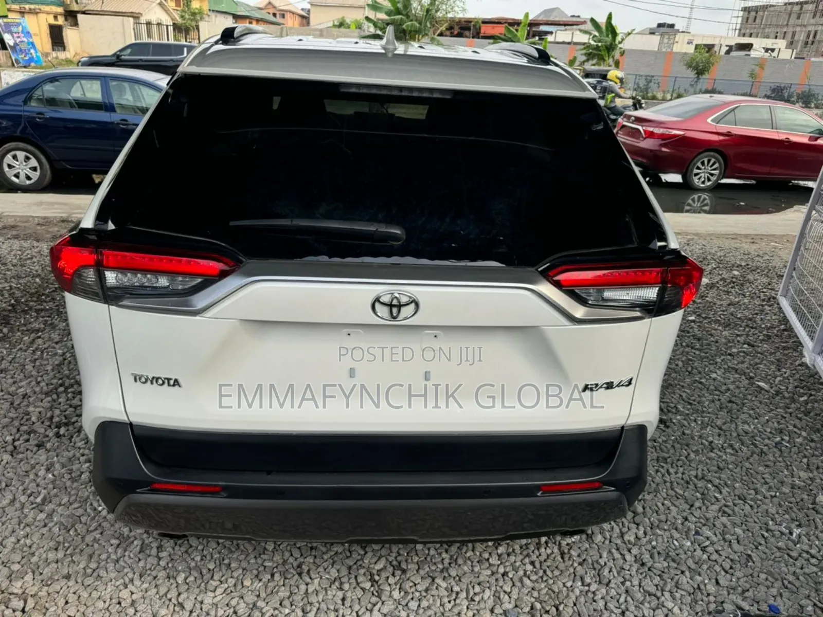 Toyota RAV4 Limited 2021 White