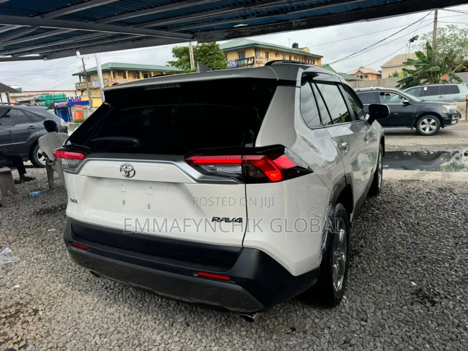 Toyota RAV4 Limited 2021 White