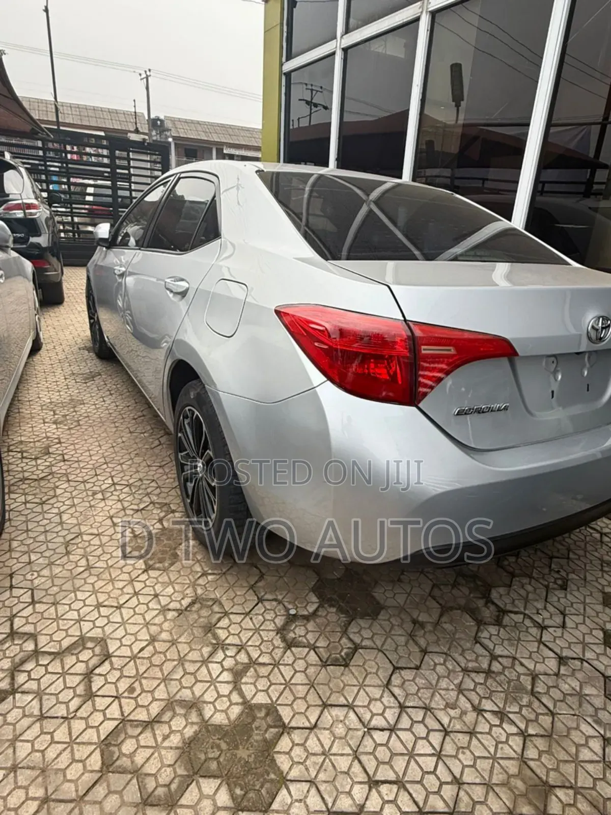 Toyota Corolla LE ECO 4dr Sedan (1.8L 4cyl CVT) 2017 Silver