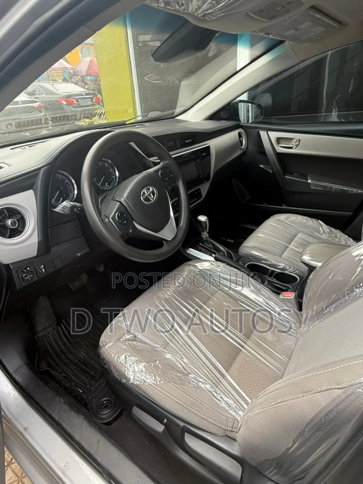 Toyota Corolla LE ECO 4dr Sedan (1.8L 4cyl CVT) 2017 Silver