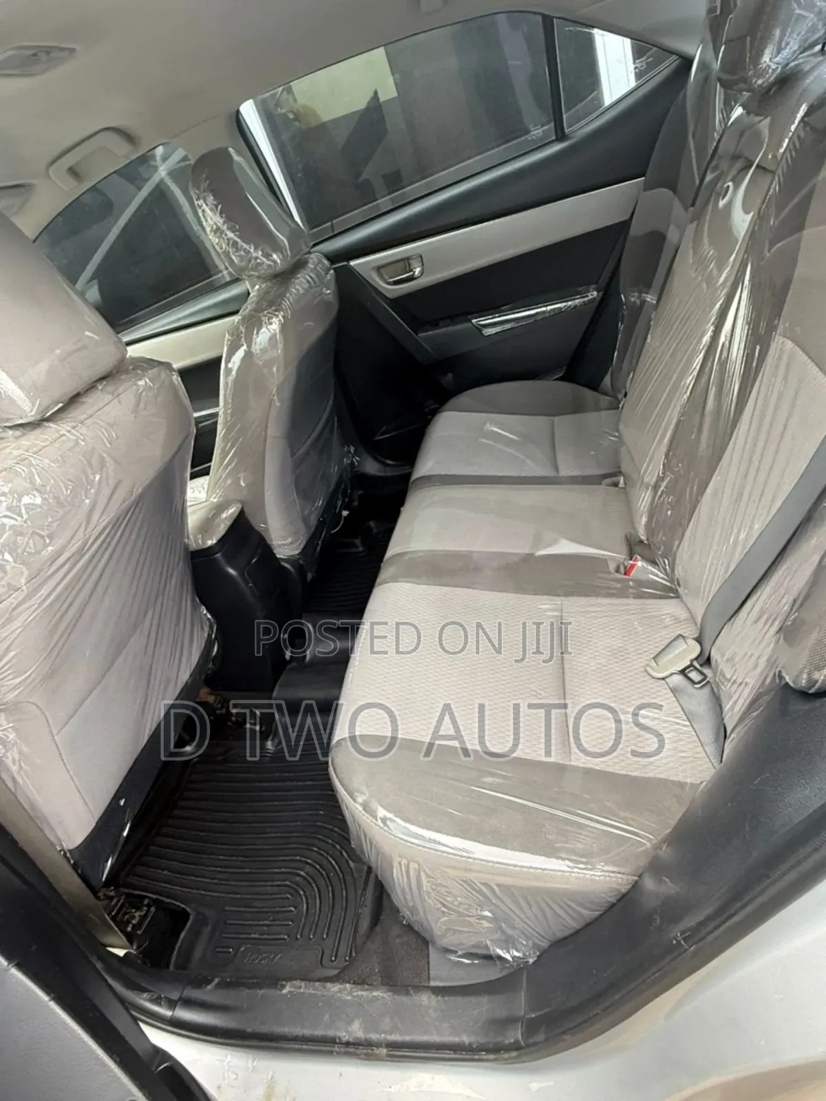 Toyota Corolla LE ECO 4dr Sedan (1.8L 4cyl CVT) 2017 Silver