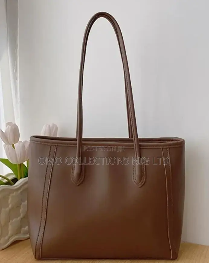 Luxury Modern Premium Leather Ladies Handbag –Elegant and Contemporary