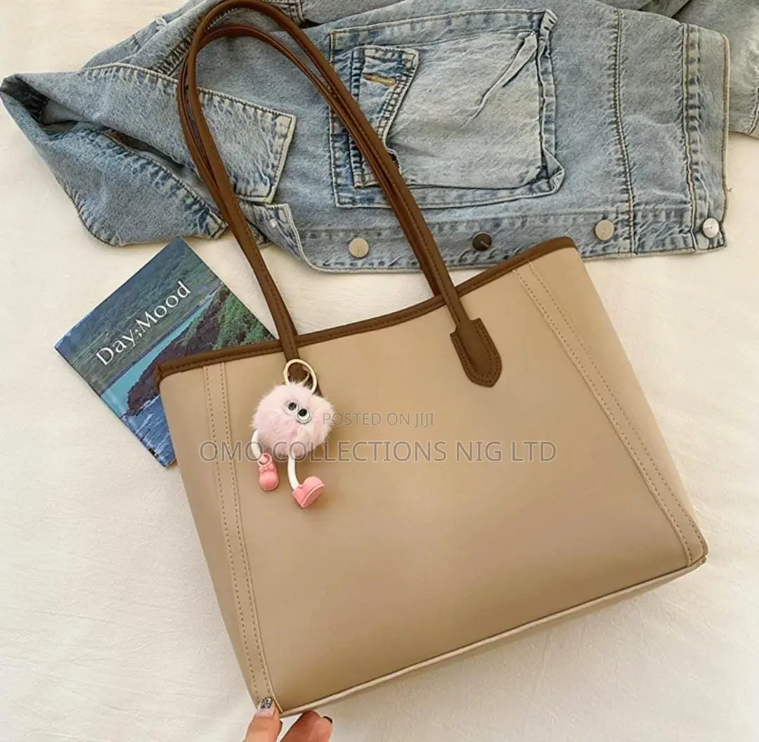 Luxury Modern Premium Leather Ladies Handbag –Elegant and Contemporary