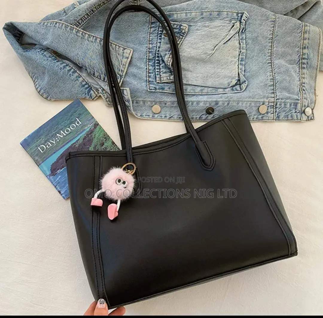Luxury Modern Premium Leather Ladies Handbag –Elegant and Contemporary