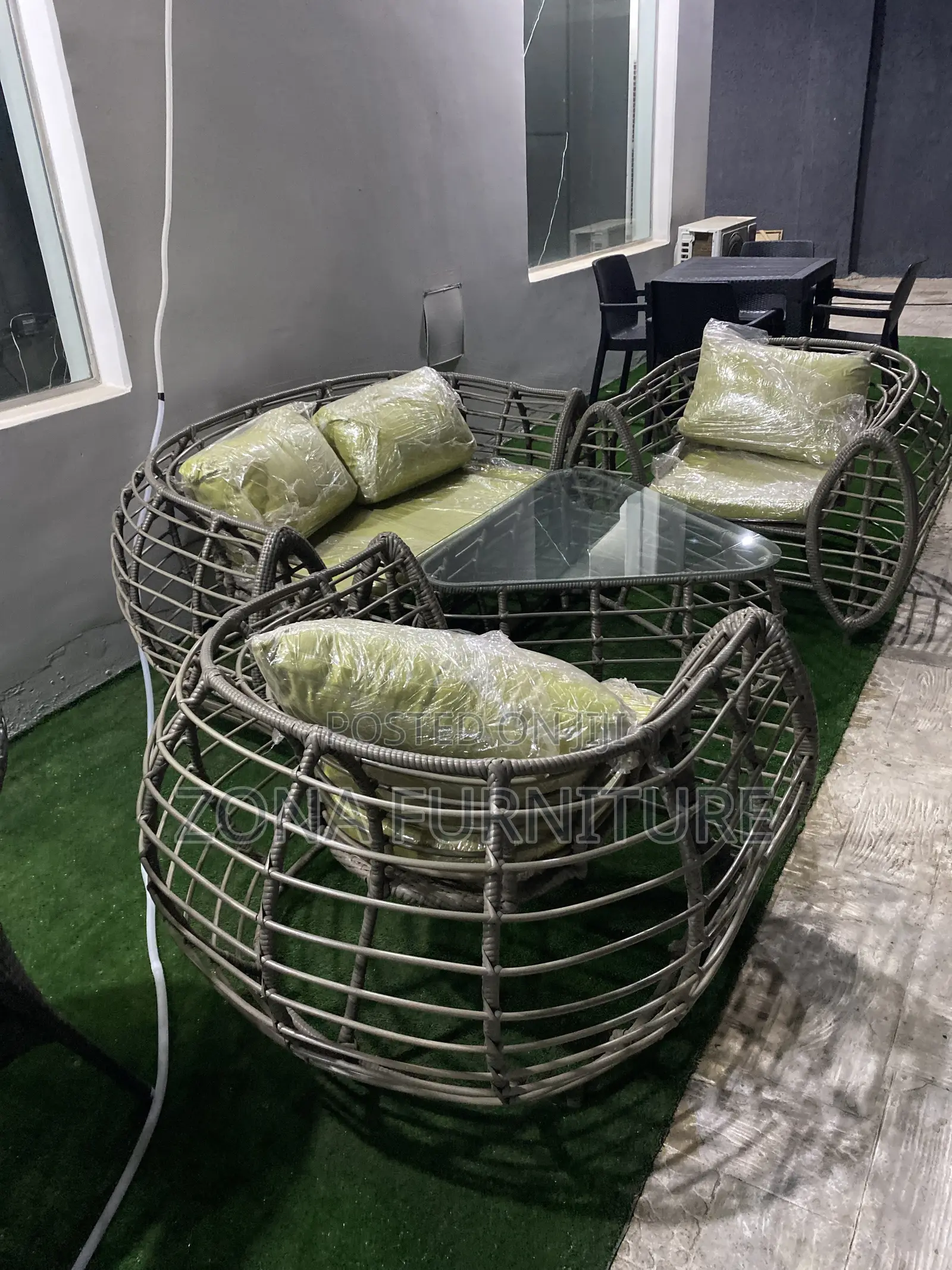 Rattan Outdoor Table and Chairs 5 Seater’S Capacity