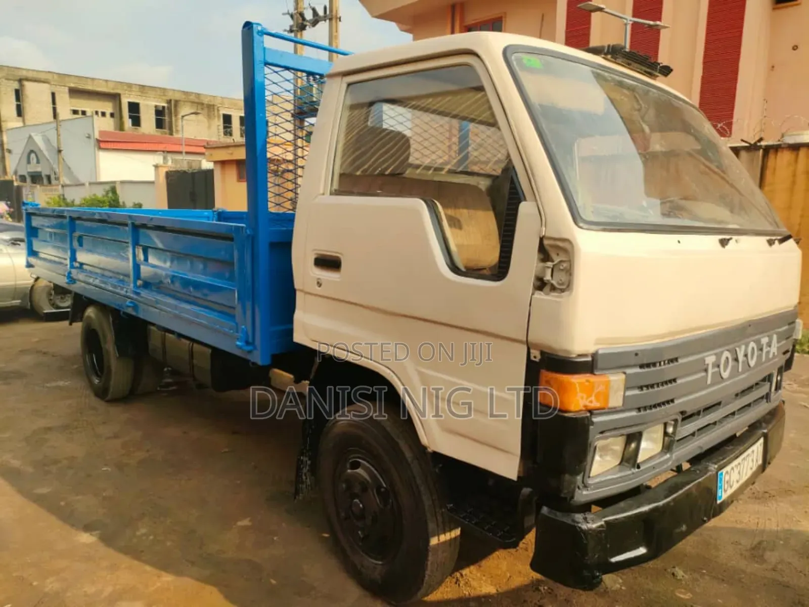 2000 Tokunbo Toyota Dyna 300
