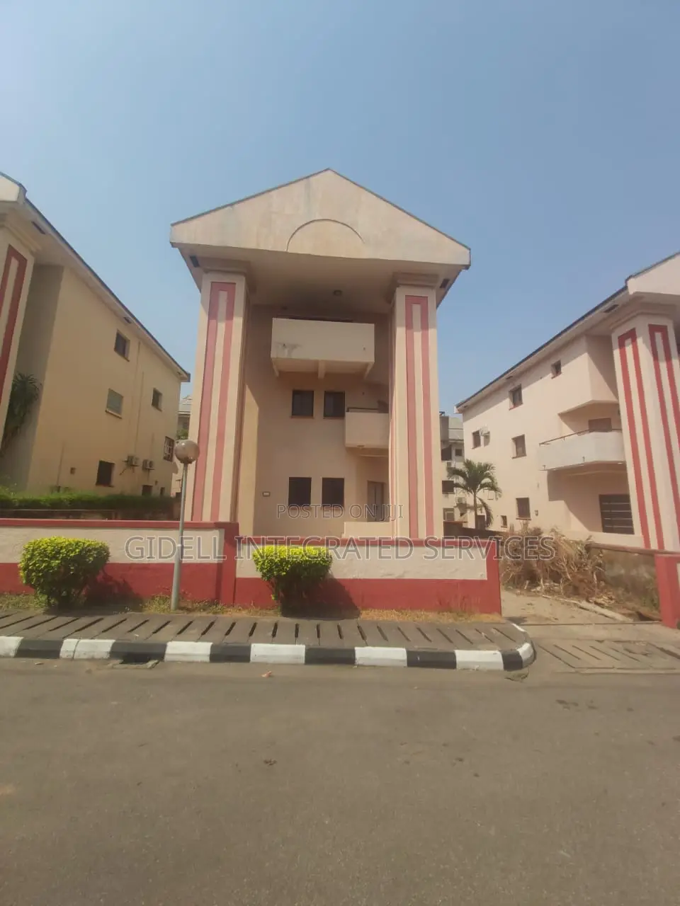4bdrm Duplex in Maitama for sale