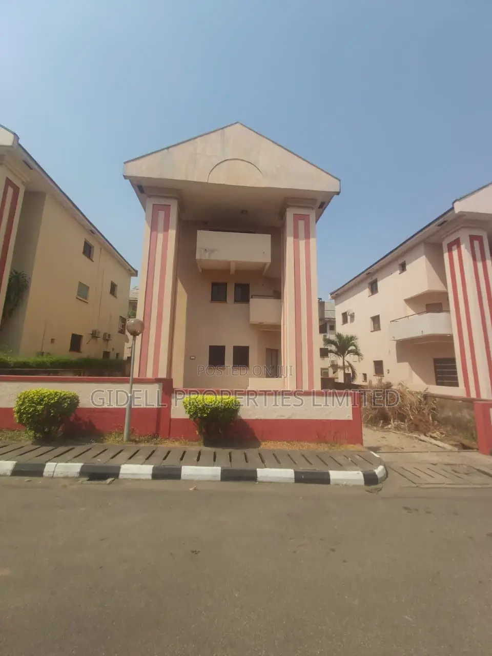 4bdrm Duplex in Maitama for sale