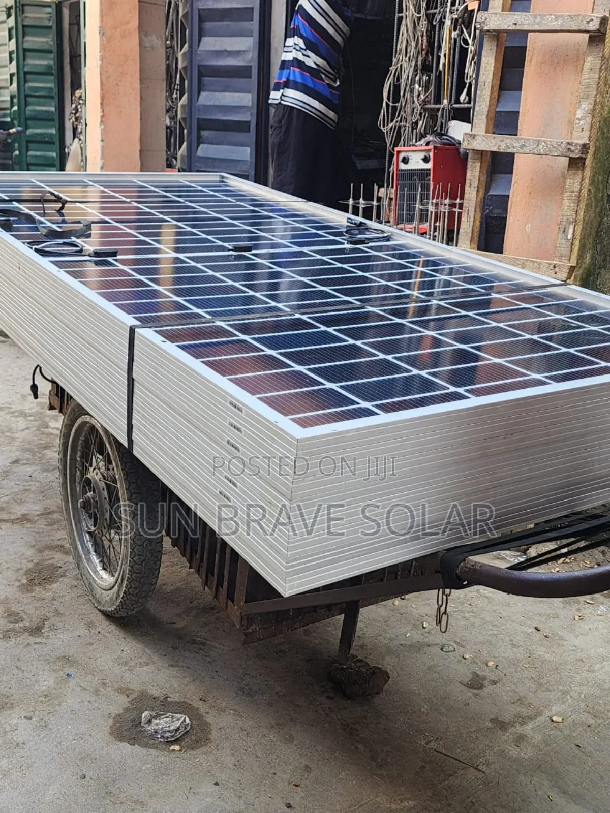 580w Jinko Mono Solar Panels Available Now