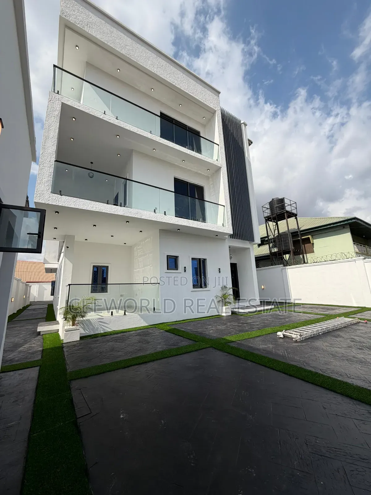 5bdrm Duplex in Yemoja Street for sale