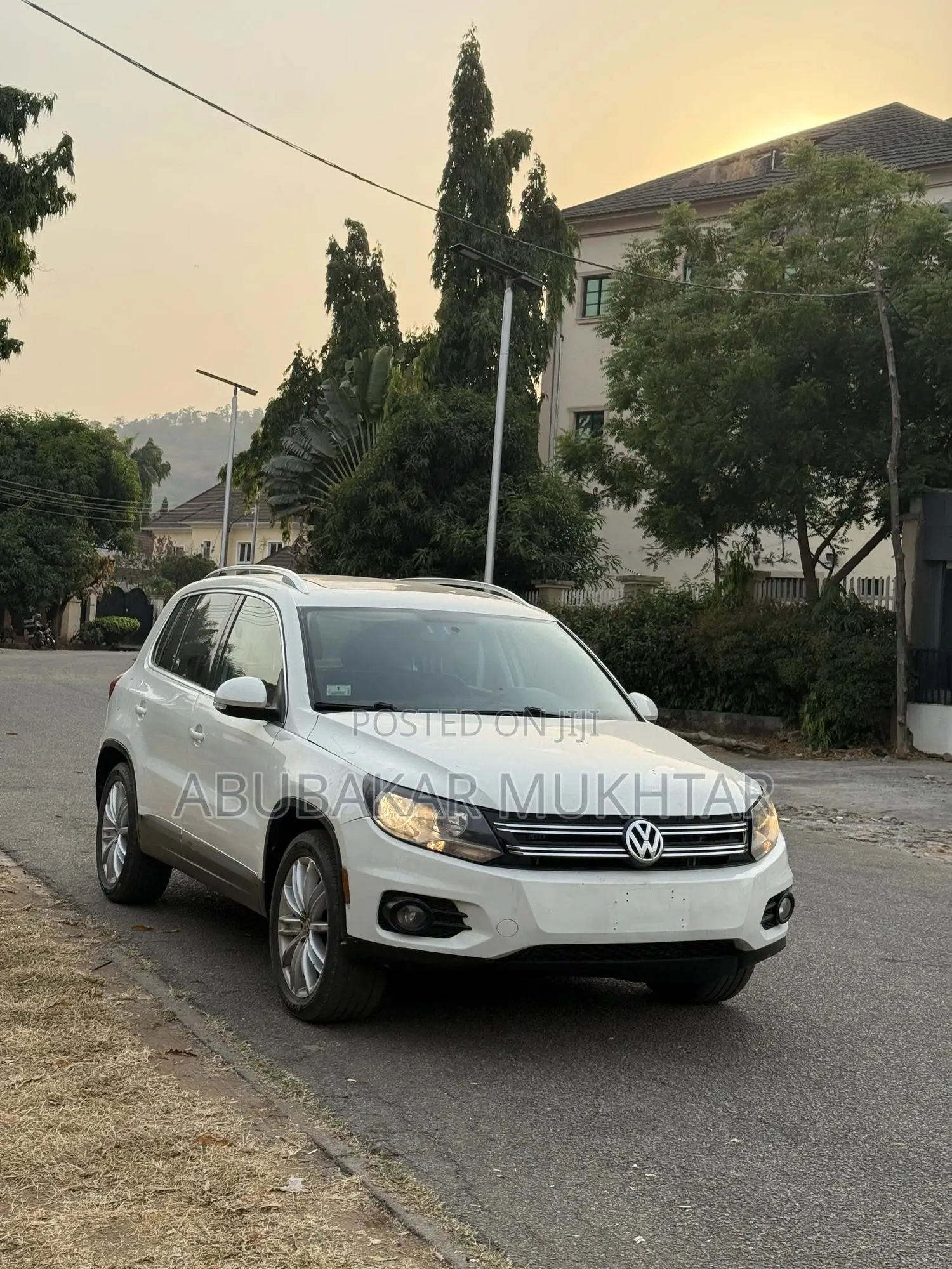 Volkswagen Tiguan SE 4Motion 4dr SUV AWD (2.0L 4cyl Turbo 6A) 2014