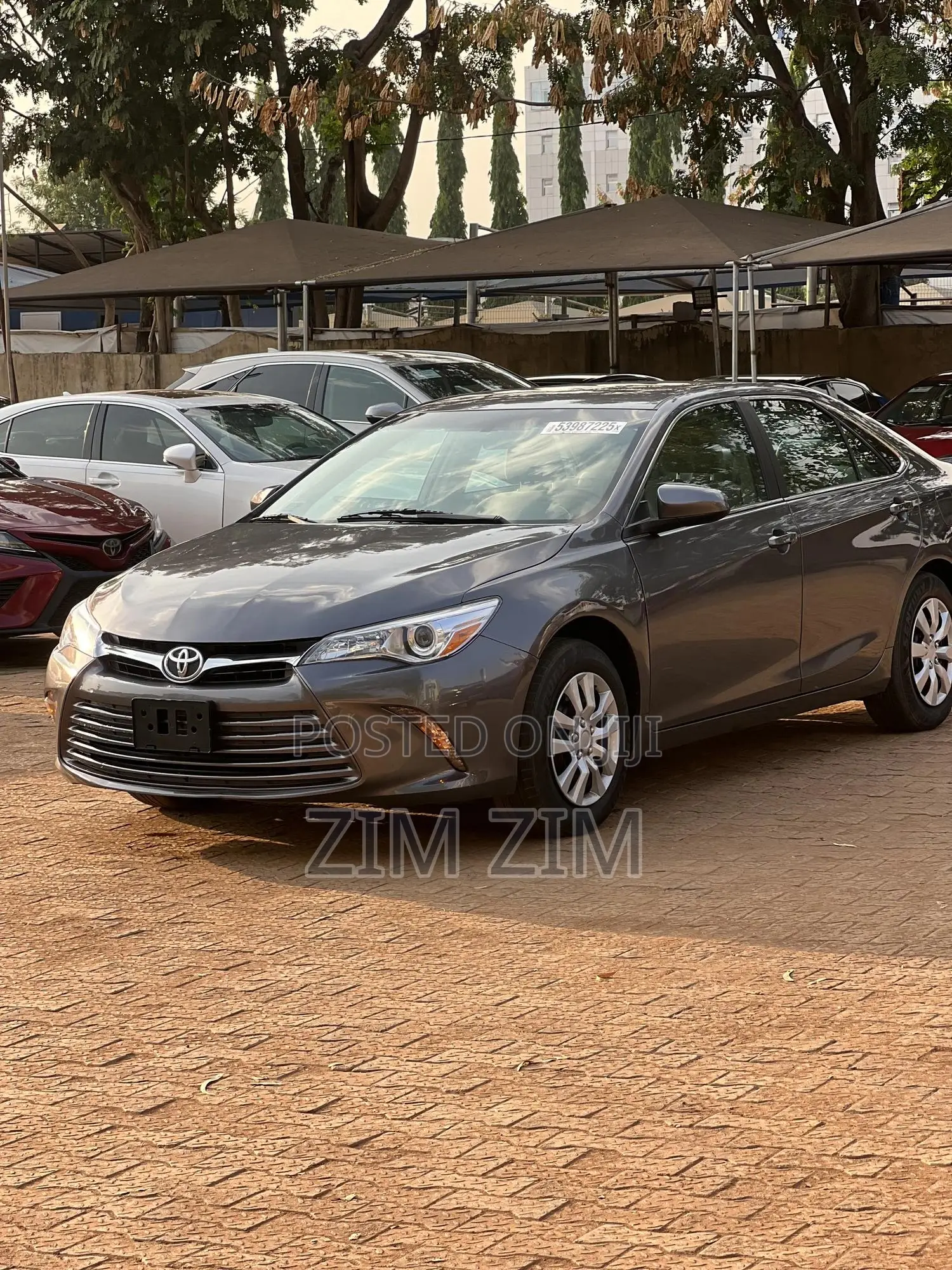 Toyota Camry LE 4dr Sedan (2.5L 4cyl 6A) 2017 Gray