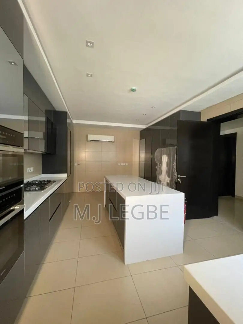 3bdrm Apartment in Banana Island, Ikoyi for rent