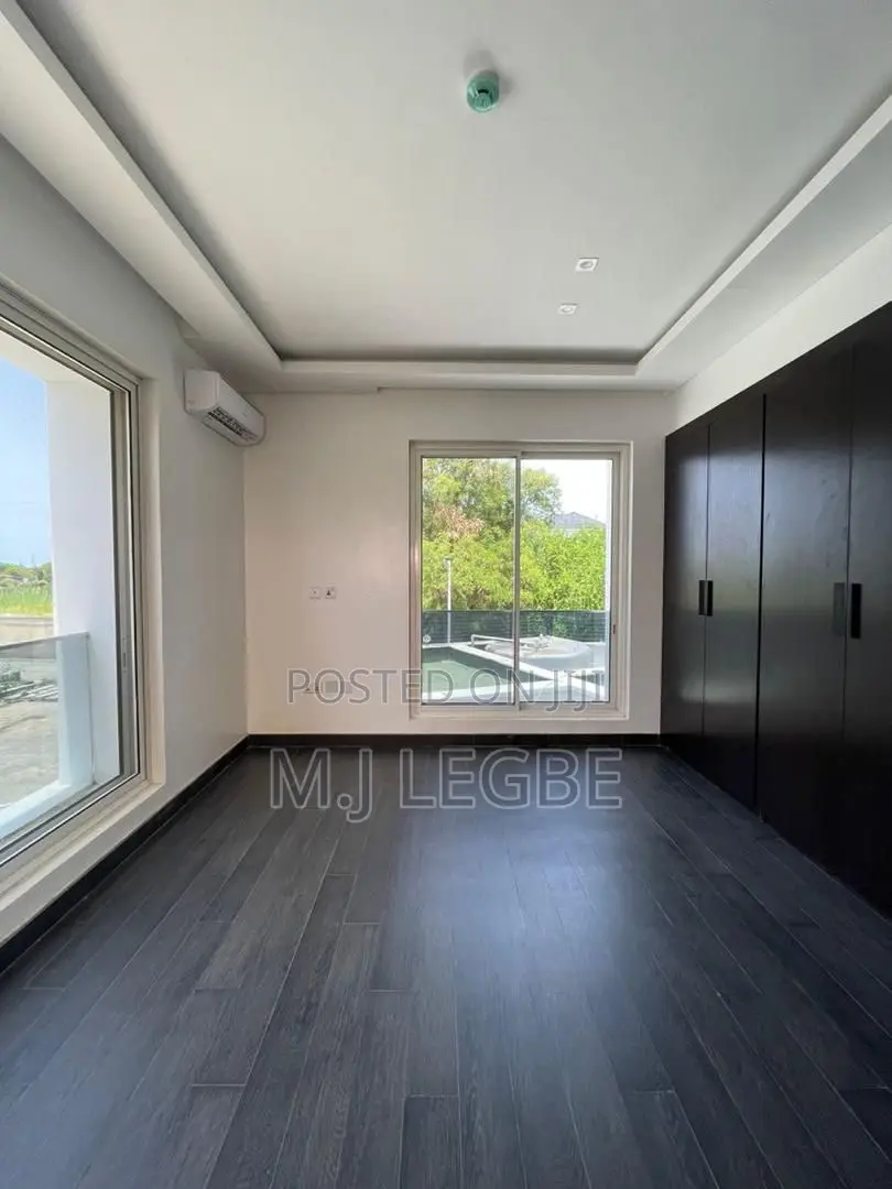 3bdrm Apartment in Banana Island, Ikoyi for rent