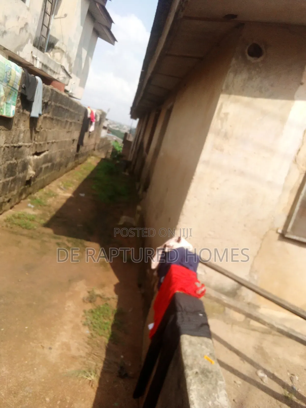 6bdrm Bungalow in Ayobo for sale