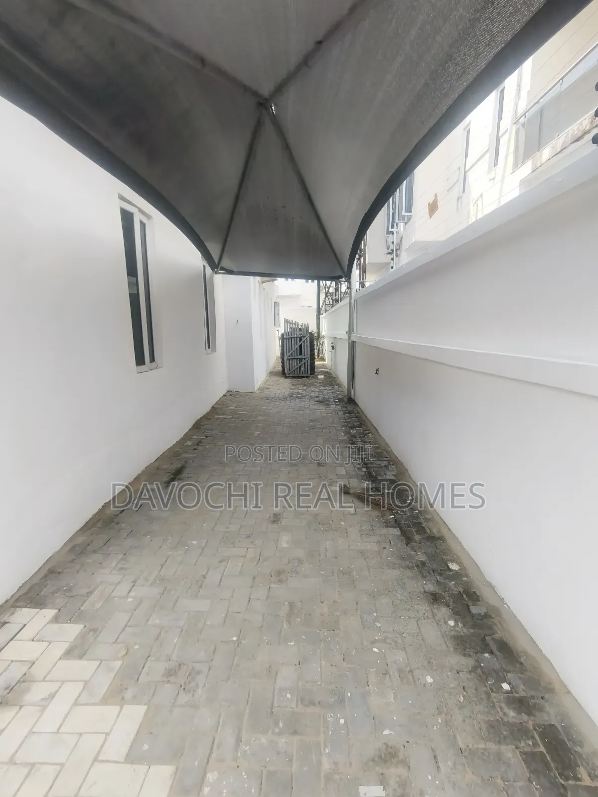 4bdrm Duplex in Osapa London Estate, Lekki for rent