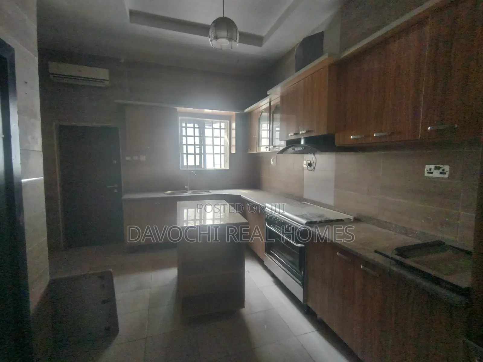 4bdrm Duplex in Osapa London Estate, Lekki for rent