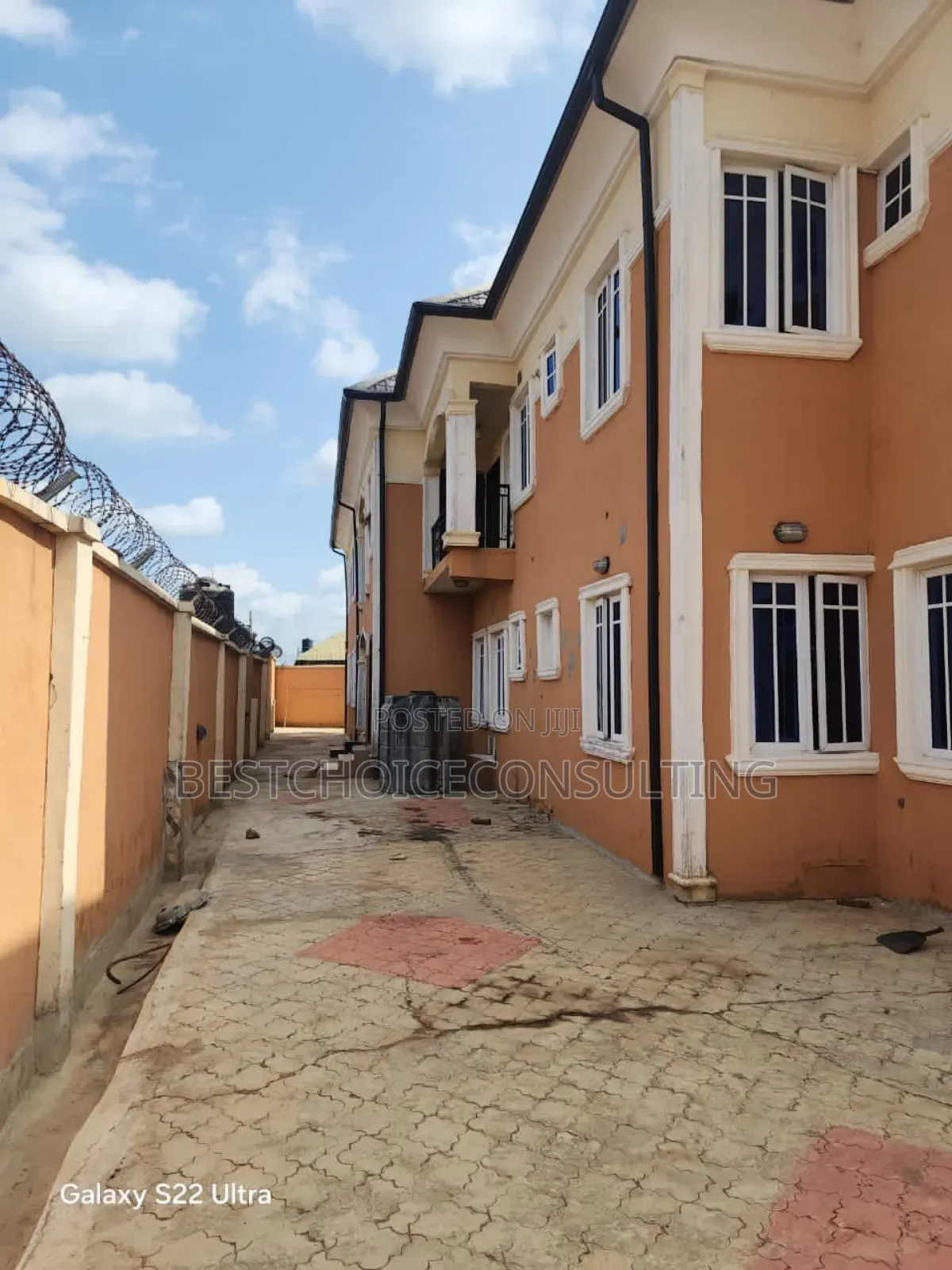 3bdrm Block of Flats in Off Akala Express, Ibadan for sale