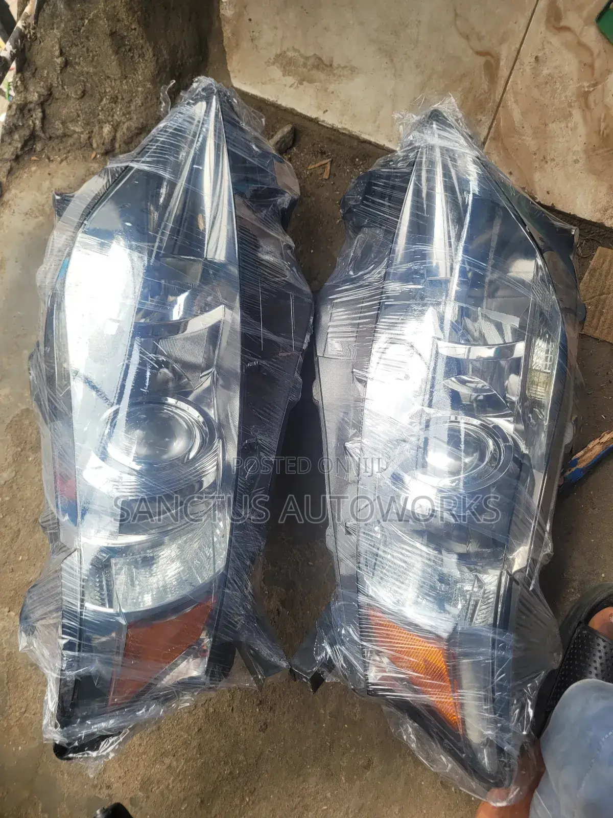 Headlight Rx350 2010