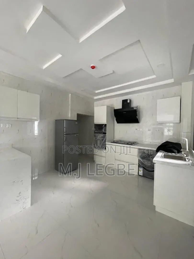 3bdrm Apartment in Ikoyi for rent
