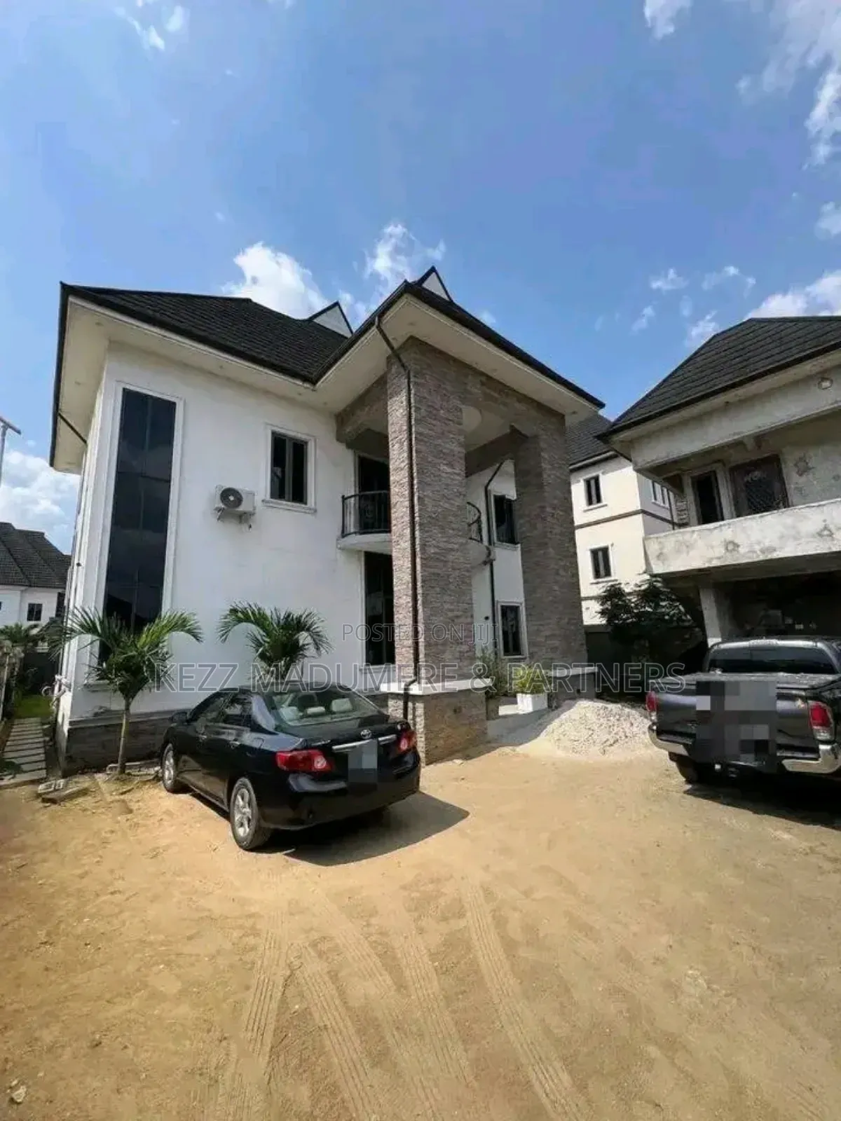 7bdrm Duplex in Gated Estate Sars for sale