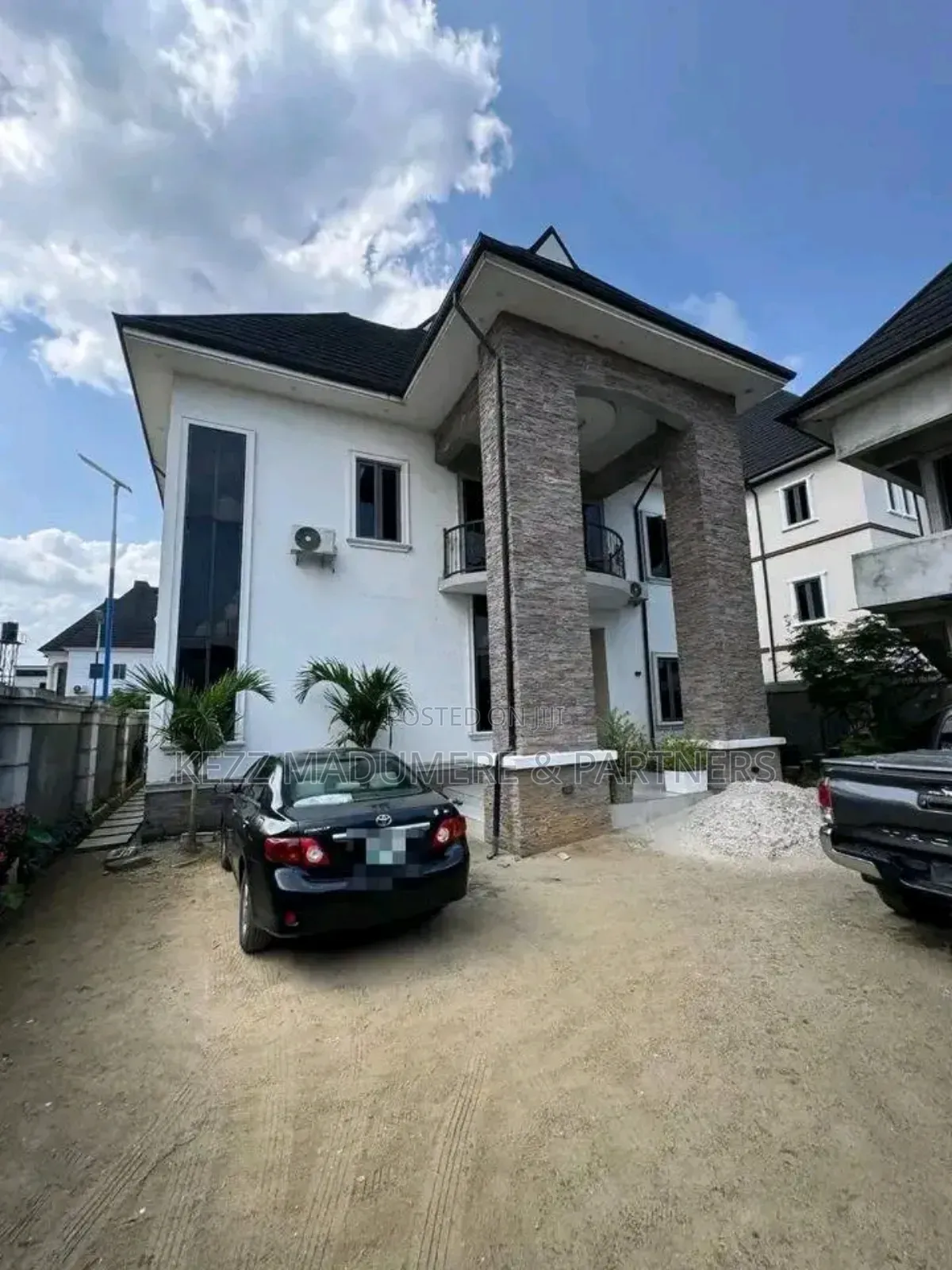 7bdrm Duplex in Gated Estate Sars for sale