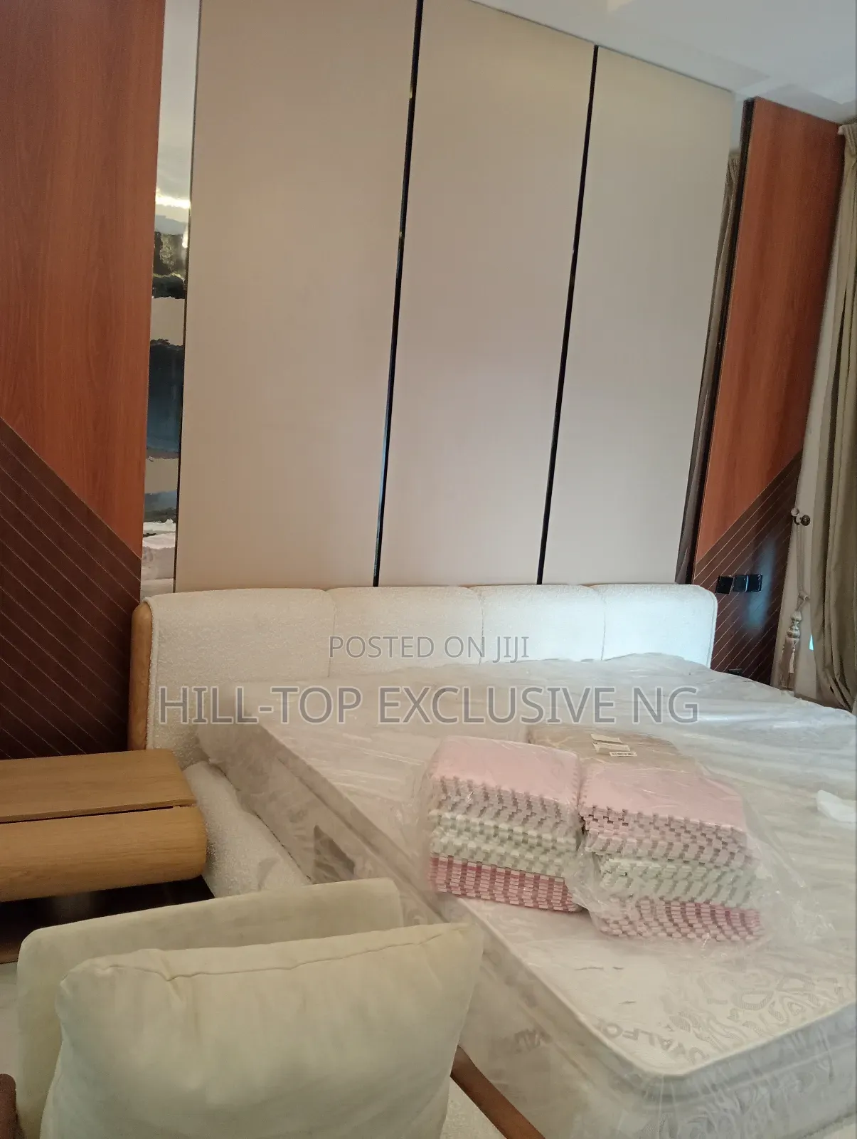 Consoles, Kitchen Cabinets and Wardrobes