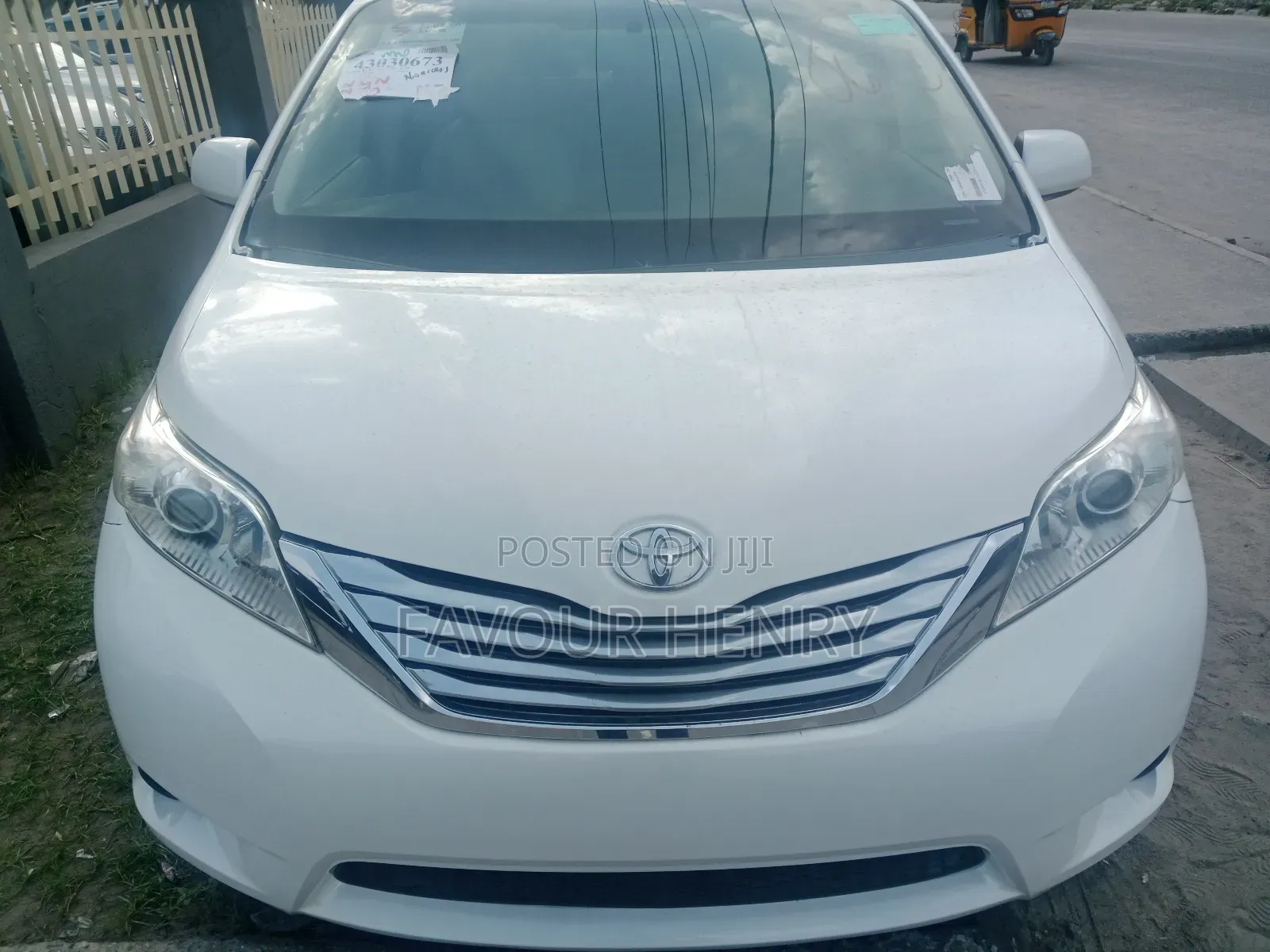 Toyota Sienna Limited 7 Passenger 2011 White