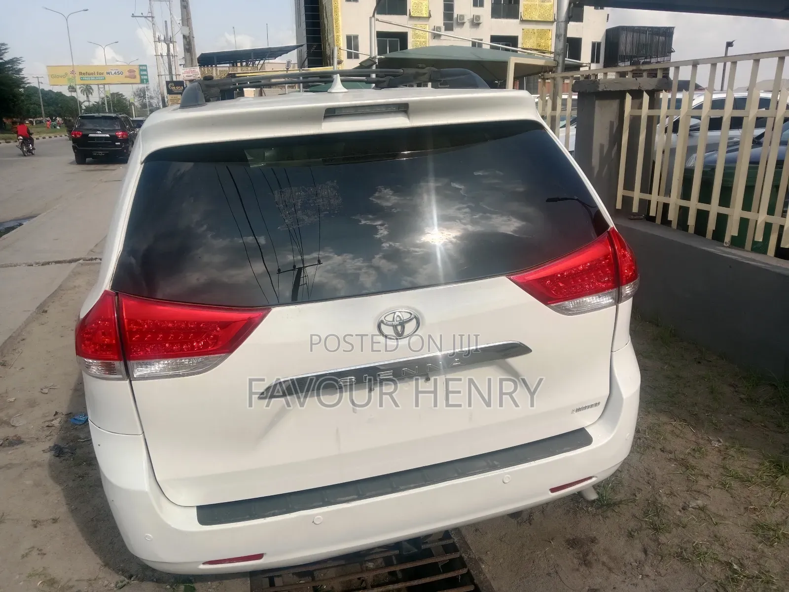Toyota Sienna Limited 7 Passenger 2011 White