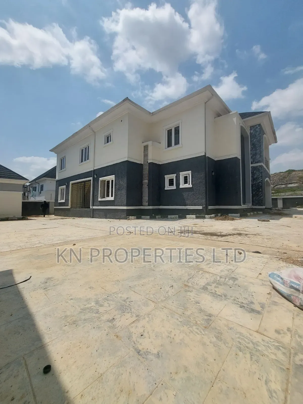 5bdrm Duplex in Gusape, Guzape District for rent