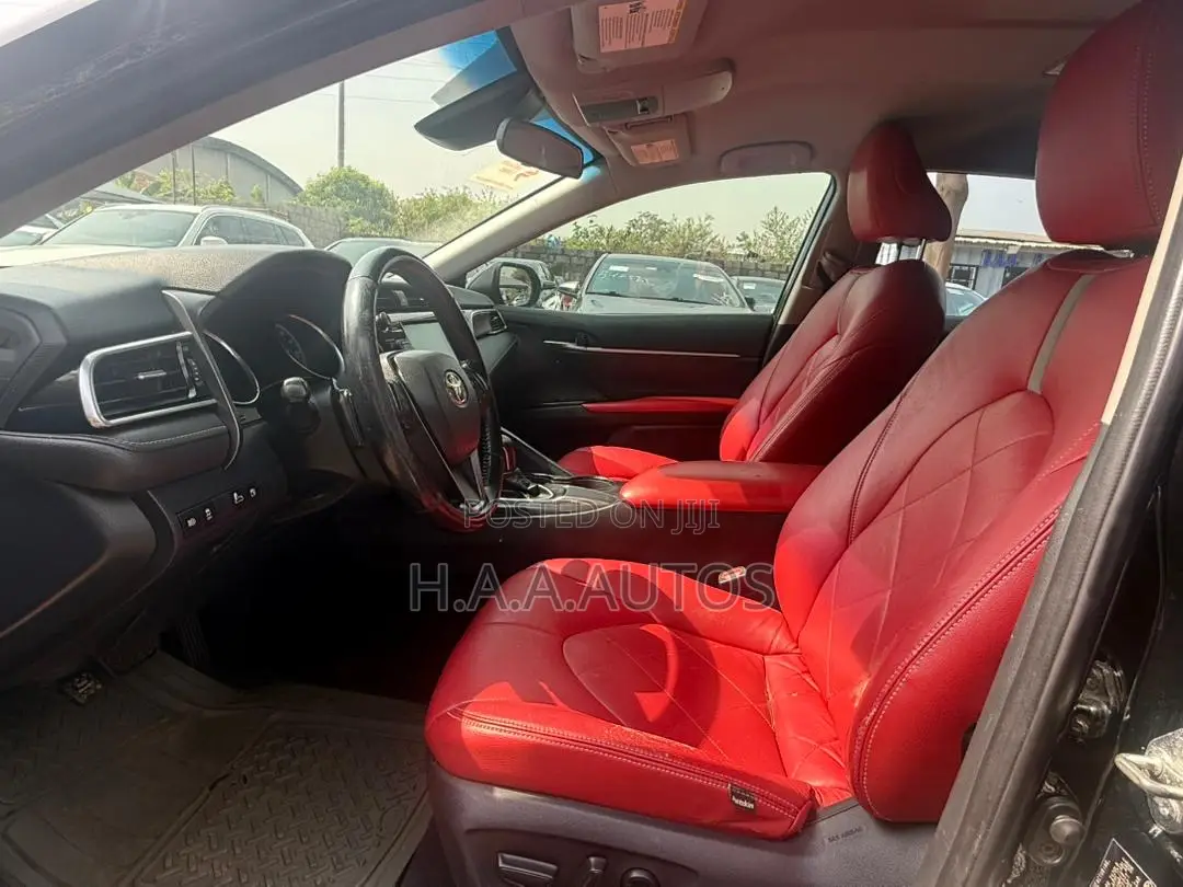 Toyota Camry SE (2.5L 4cyl 8A) 2019 Black