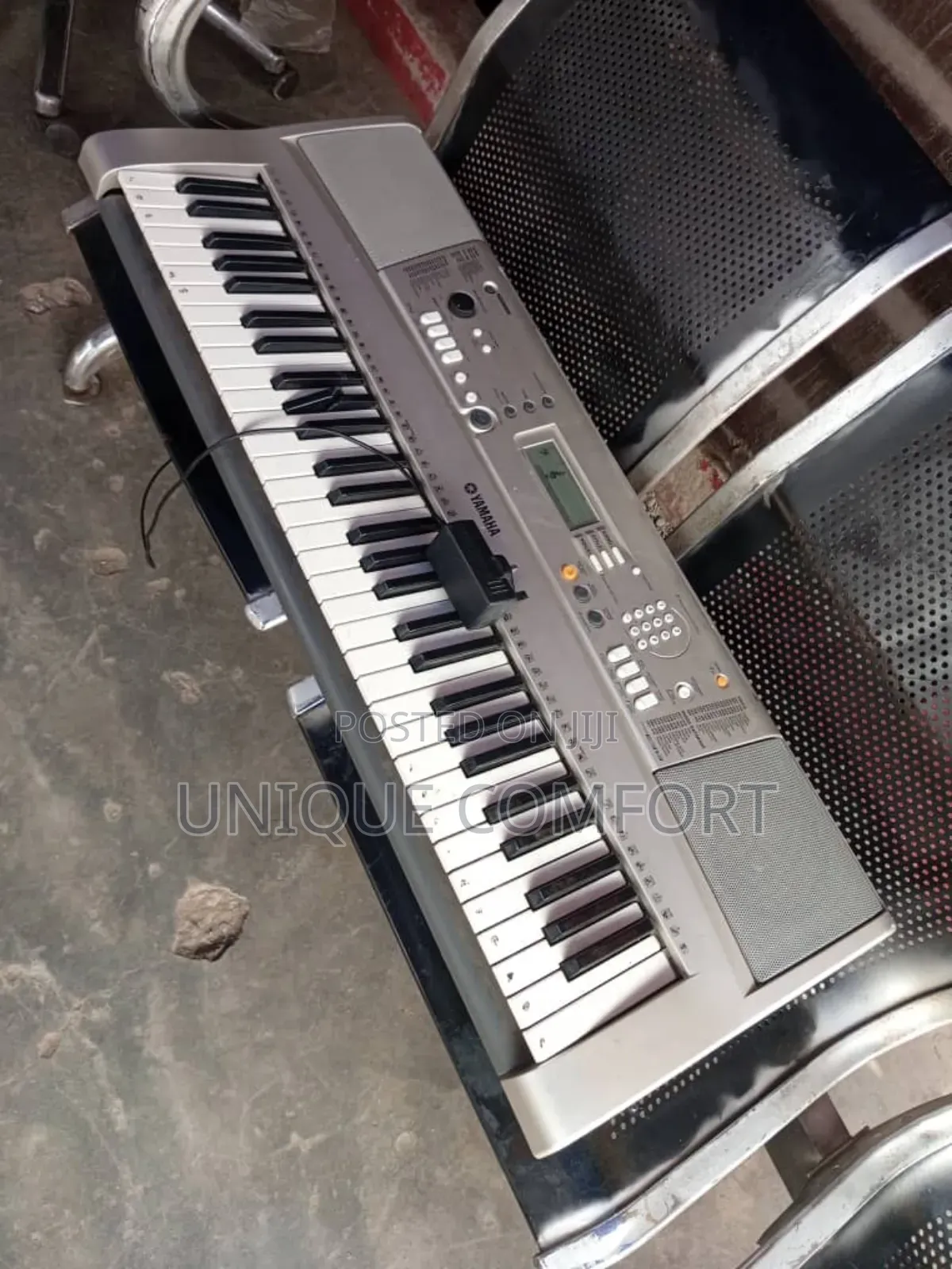 Foreign Used Yamaha PSR E313 Electric Keyboard