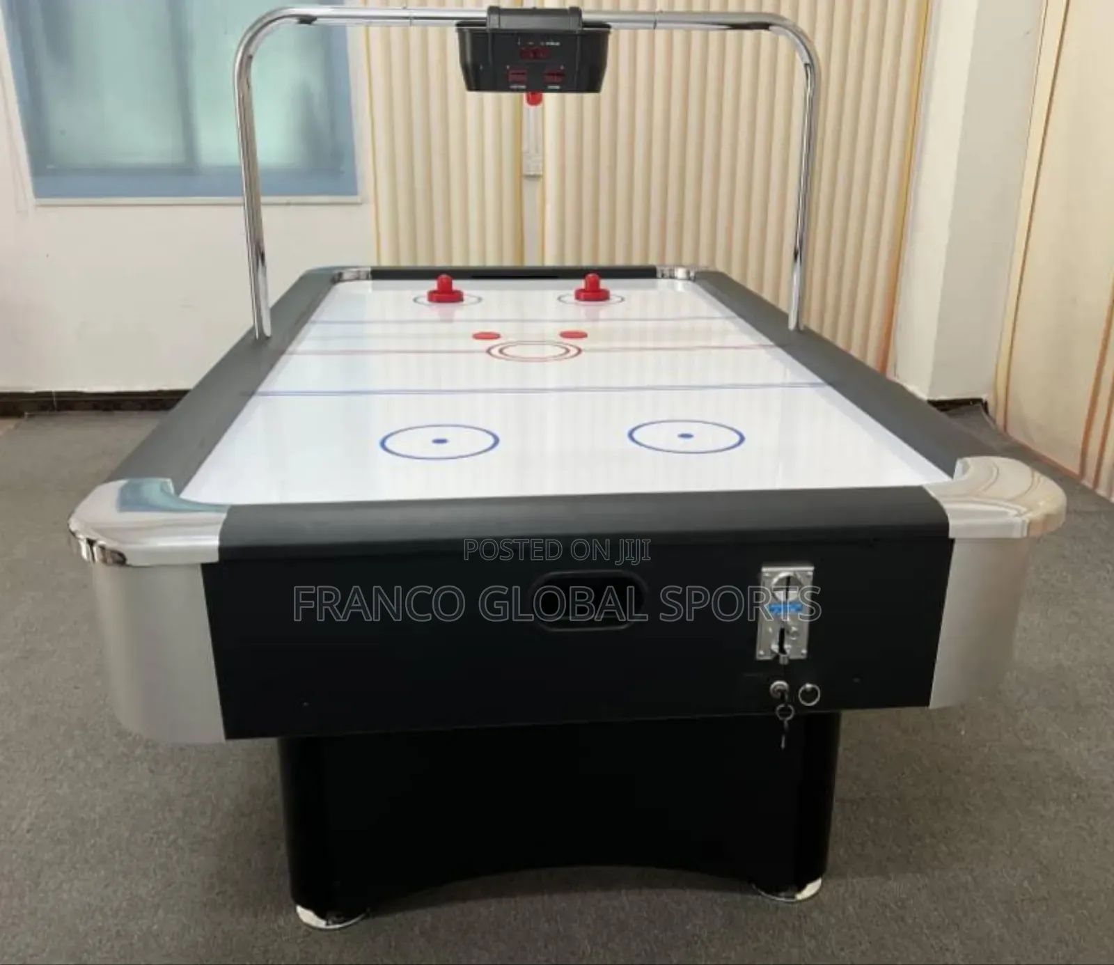 7ft Coin Operated Air Hockey With Electronic Scorer