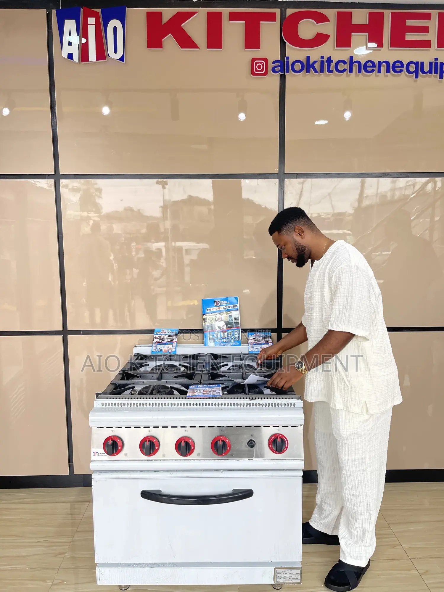 4-Burner Gas Range With Oven Commercial