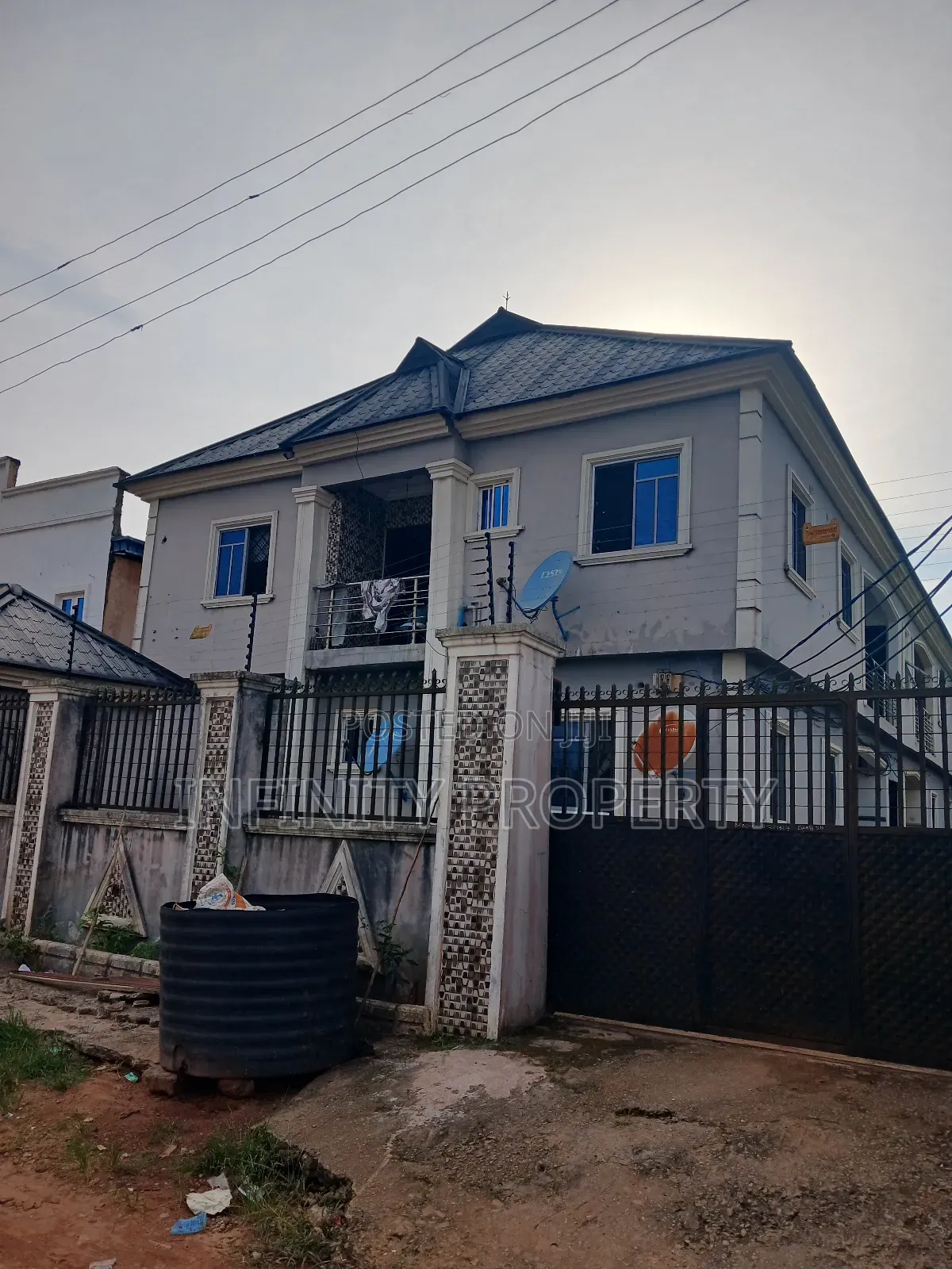 3bdrm Block of Flats in Irhirhi Estate, Benin City for sale
