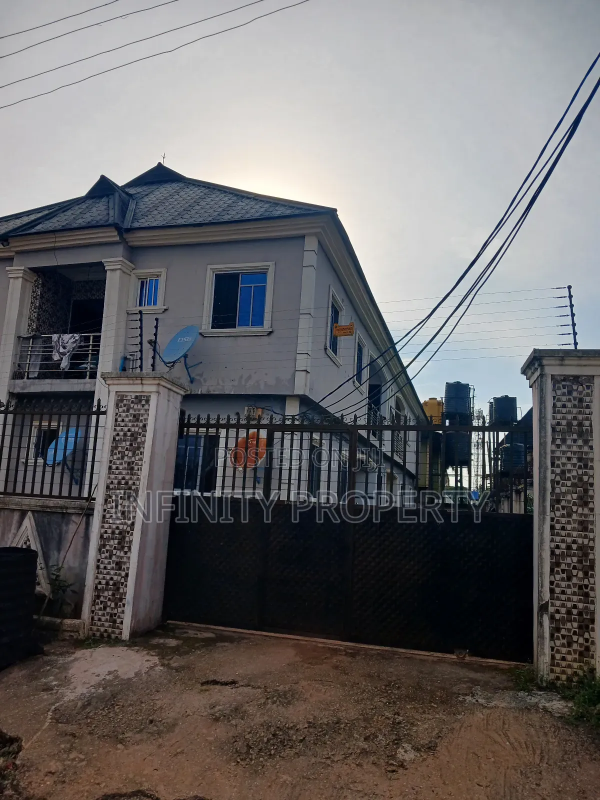 3bdrm Block of Flats in Irhirhi Estate, Benin City for sale