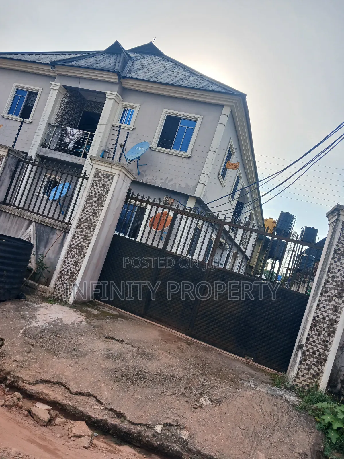 3bdrm Block of Flats in Irhirhi Estate, Benin City for sale
