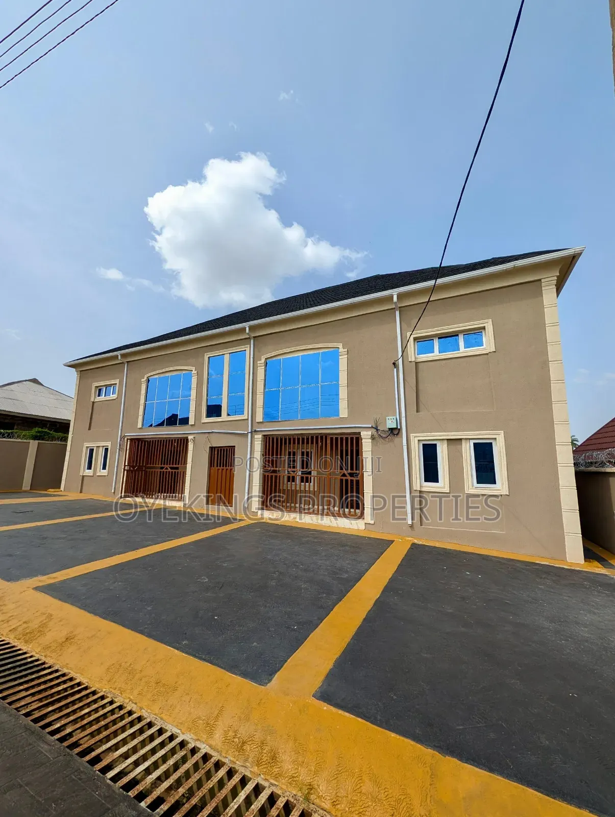 5bdrm Duplex in Oluyole for sale