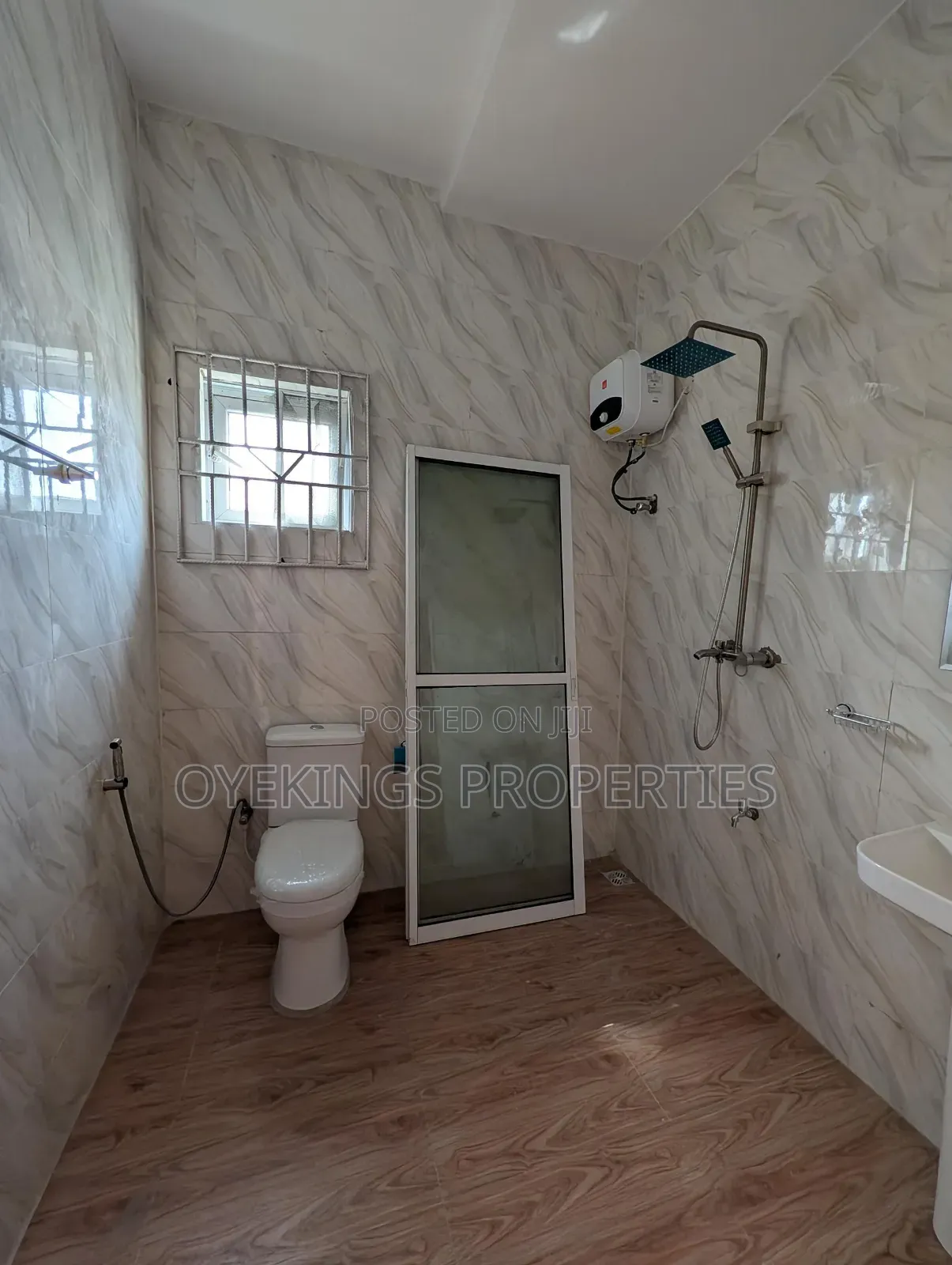 5bdrm Duplex in Oluyole for sale