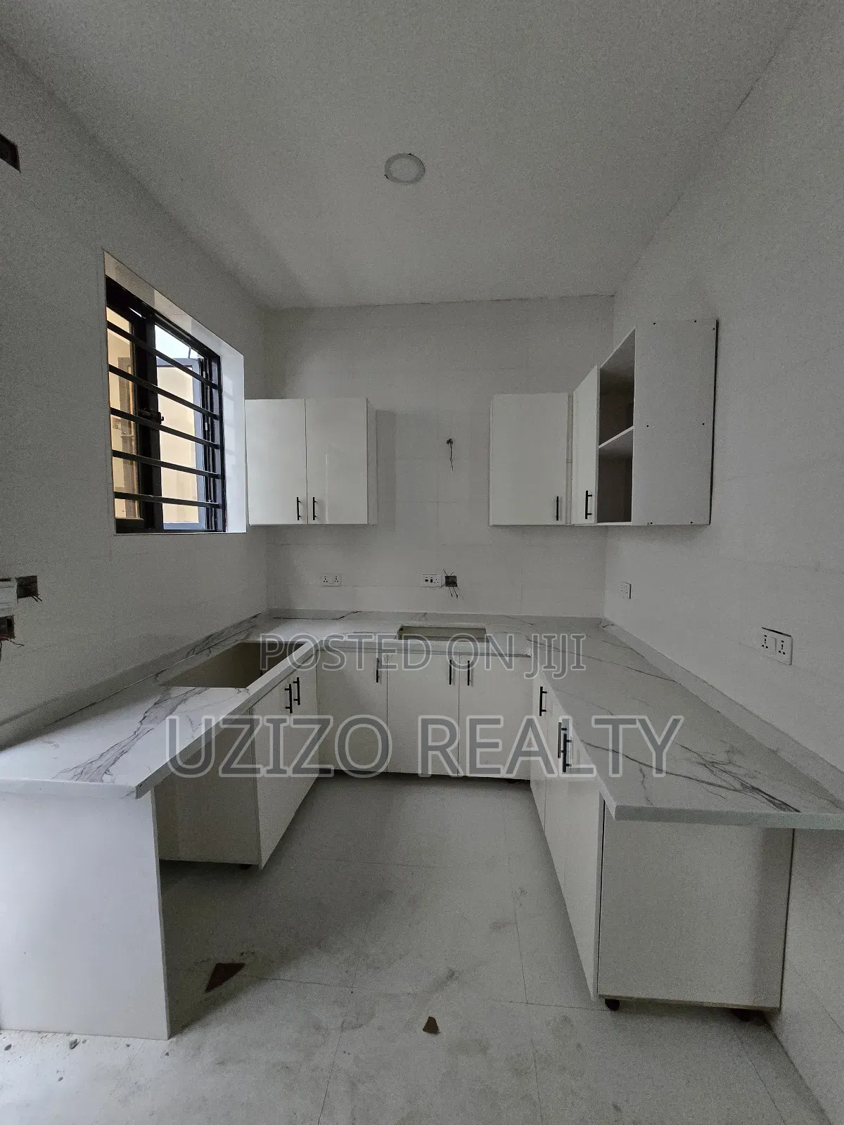 4bdrm Duplex in Ikota Gra for sale