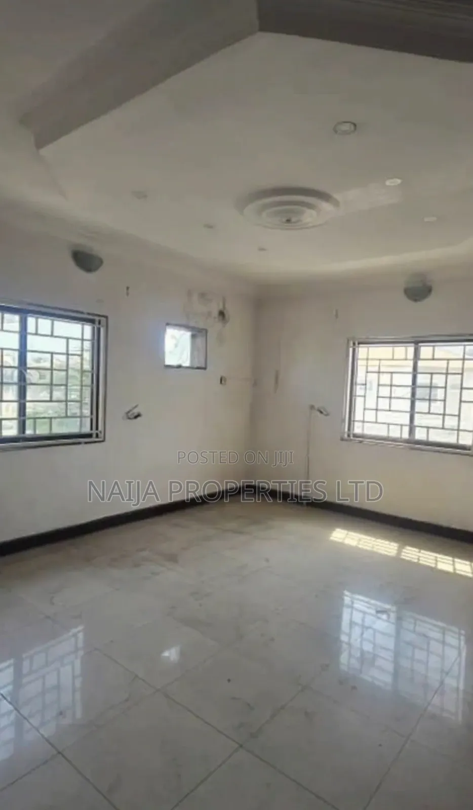 3bdrm Apartment in Osapa London, Lekki for sale