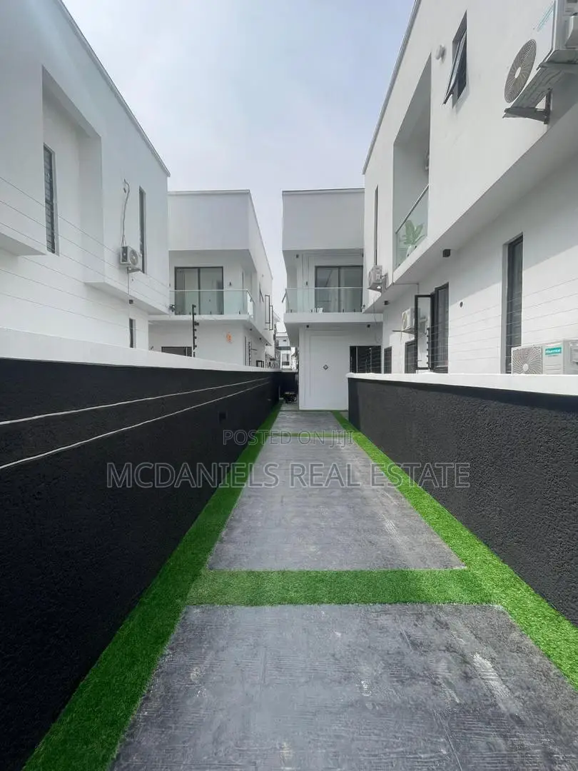 Furnished 5bdrm Duplex in Lekki Phase 1 for sale