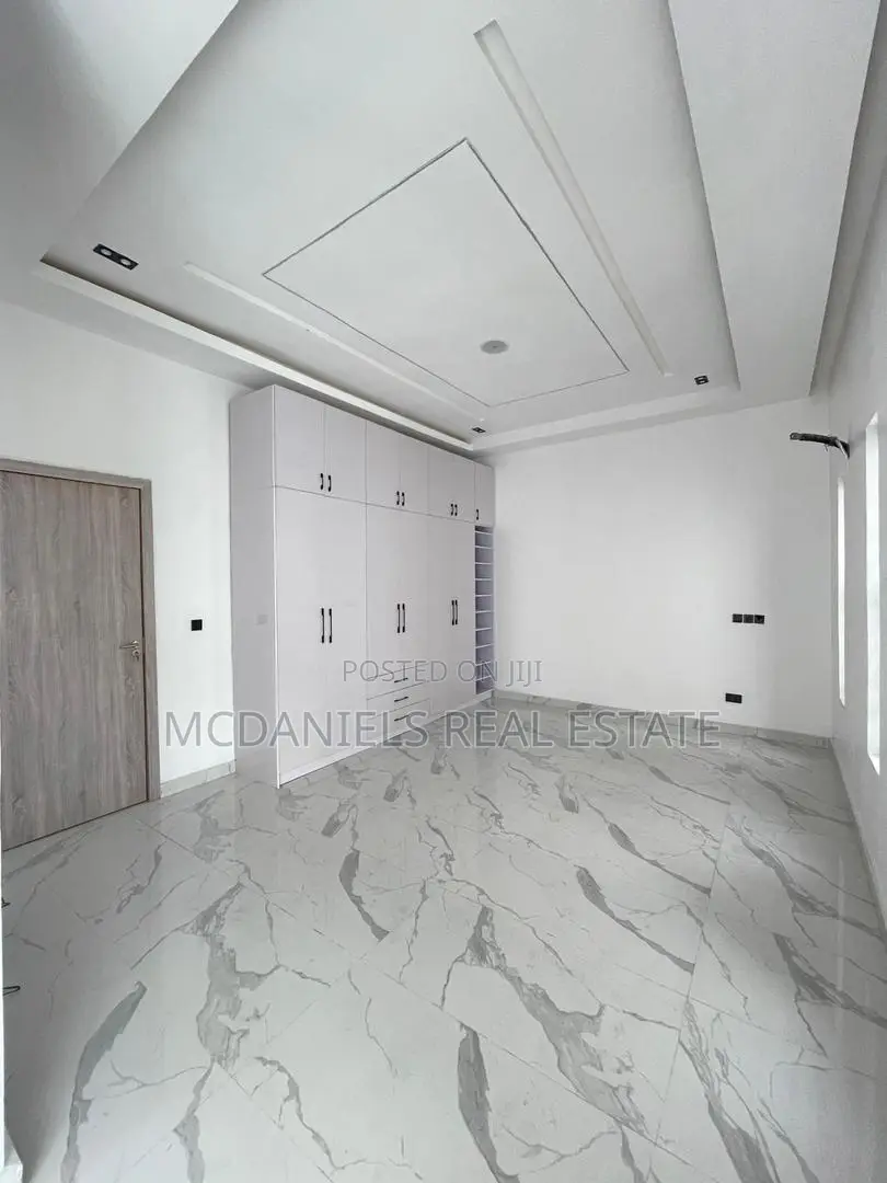 Furnished 5bdrm Duplex in Lekki Phase 1 for sale