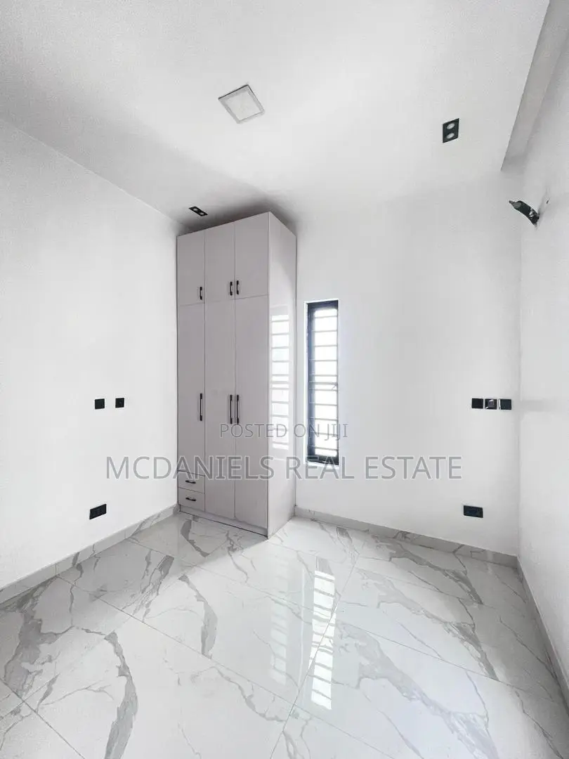 Furnished 5bdrm Duplex in Lekki Phase 1 for sale