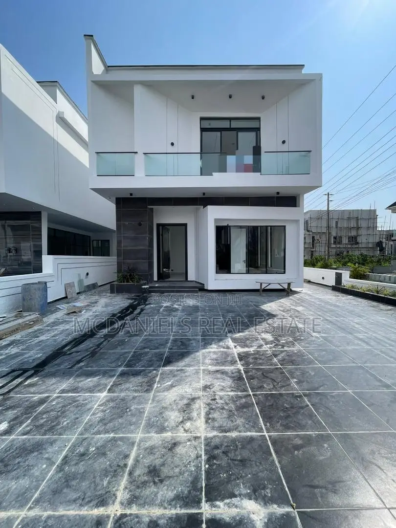 Furnished 5bdrm Duplex in Ikota for sale