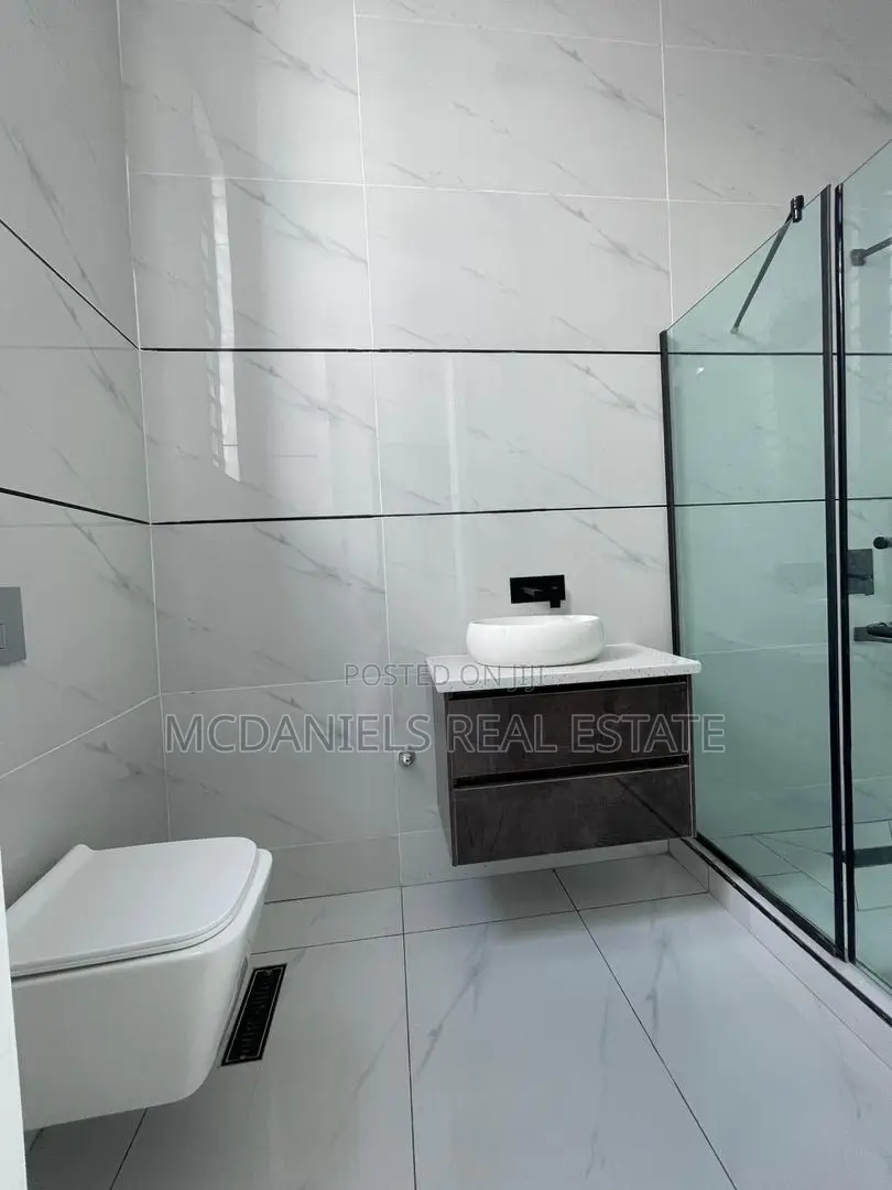 Furnished 5bdrm Duplex in Ikota for sale