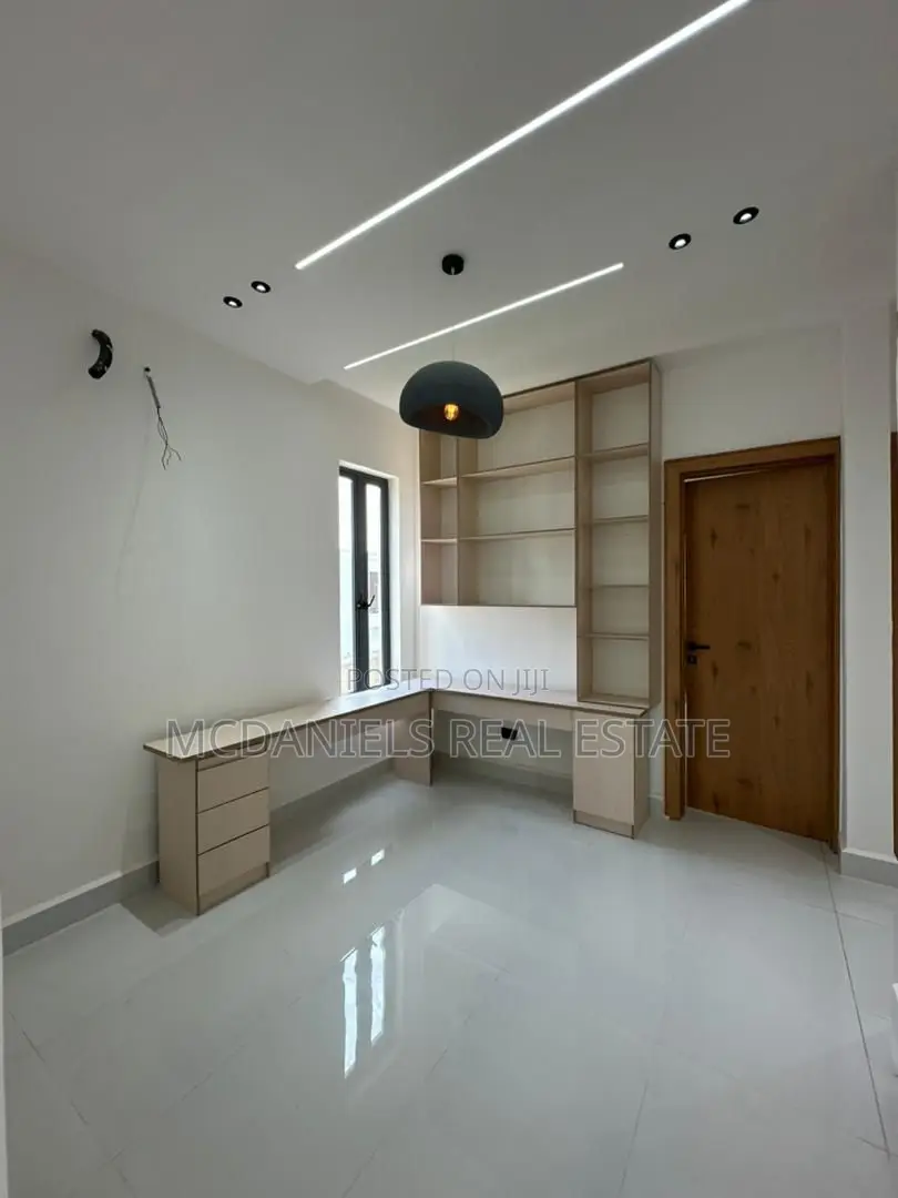 Furnished 5bdrm Duplex in VGC / Ajah for sale